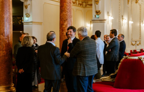 Faz Cultura marked the 20th anniversary of the reopening of Theatro Circo with patrons and partners.